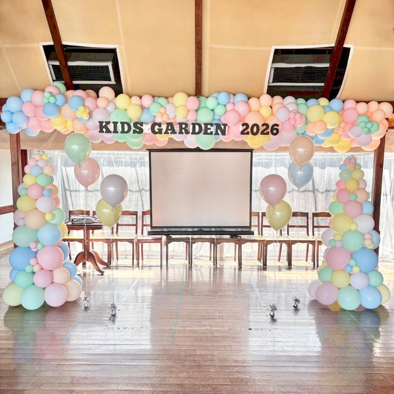 卒業謝恩会の会場装飾|パステルカラーで華やかな空間に🌸