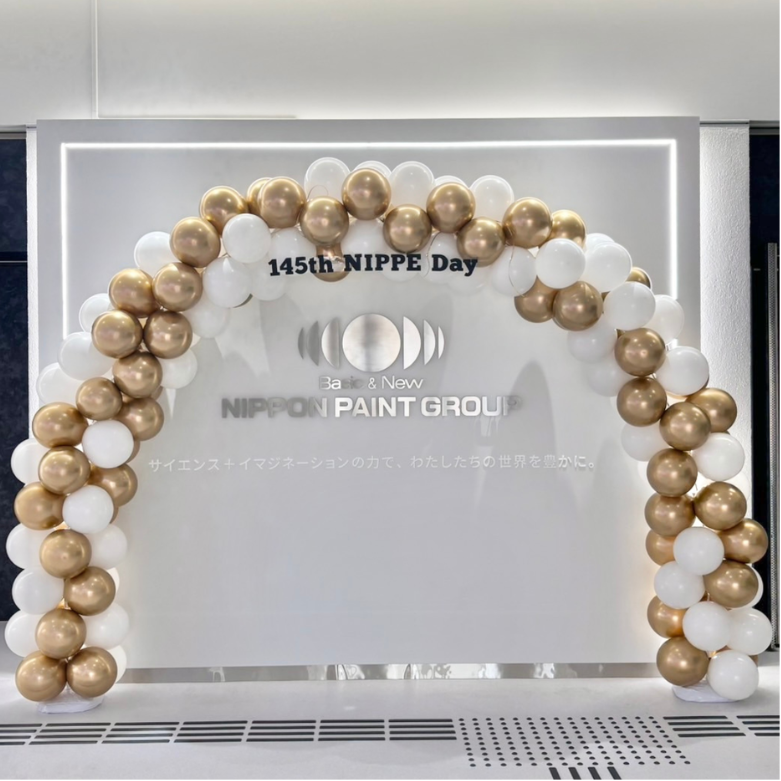 企業イベント装飾事例|エントランスを印象づけるバルーンアーチ