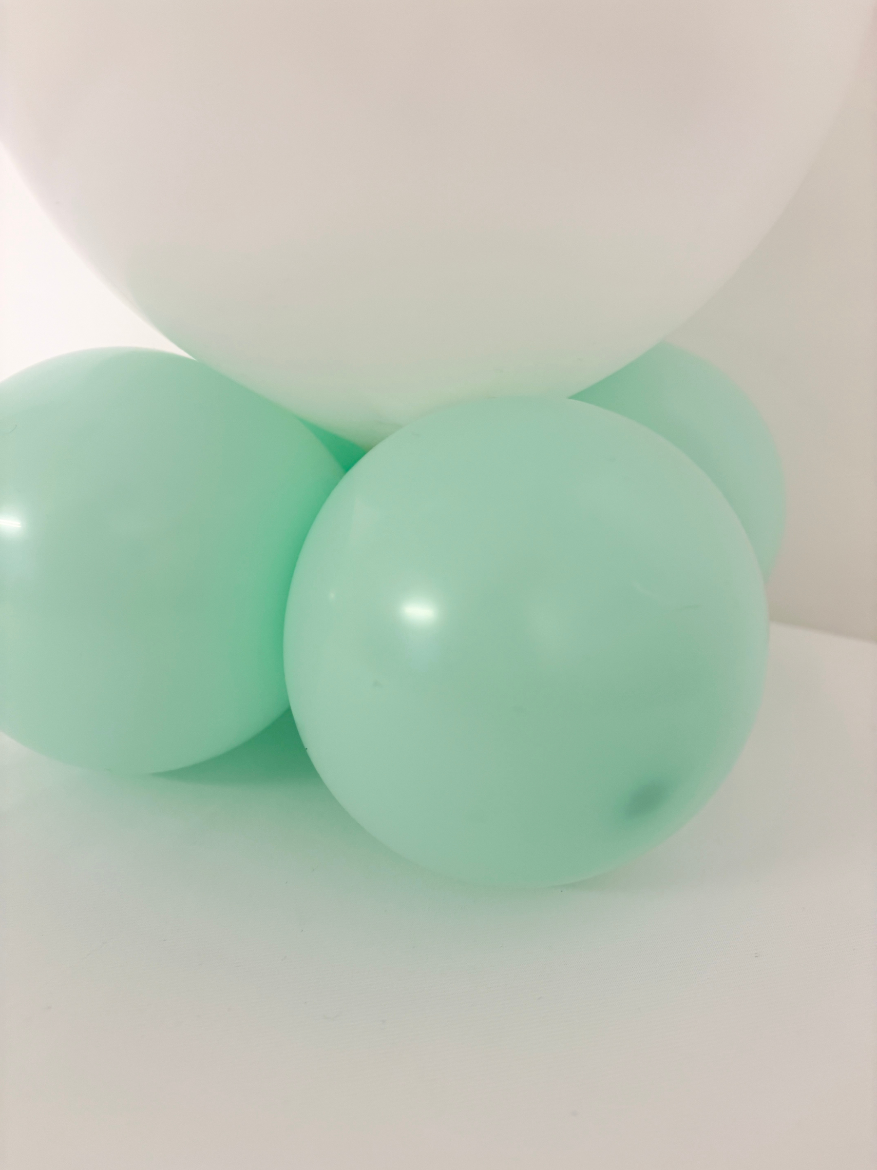 #色_マカロングリーン