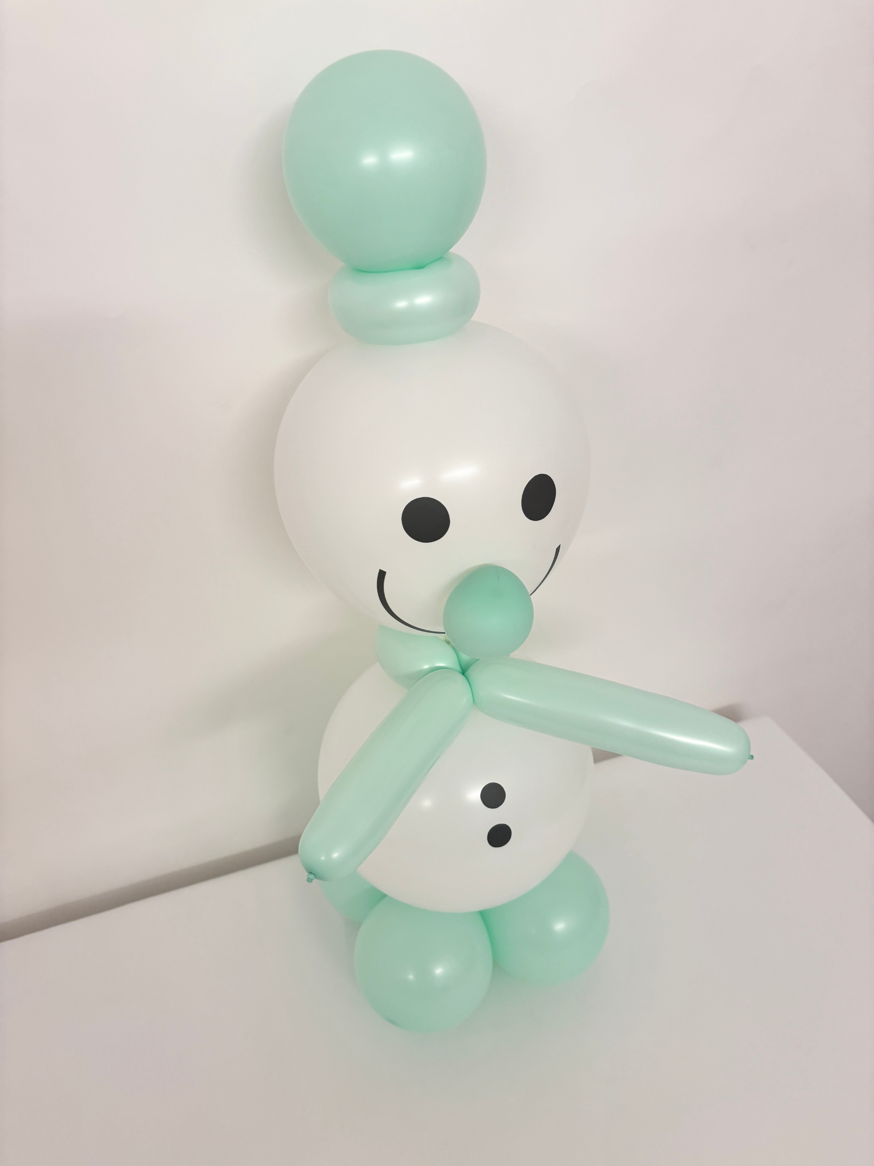 #色_マカロングリーン