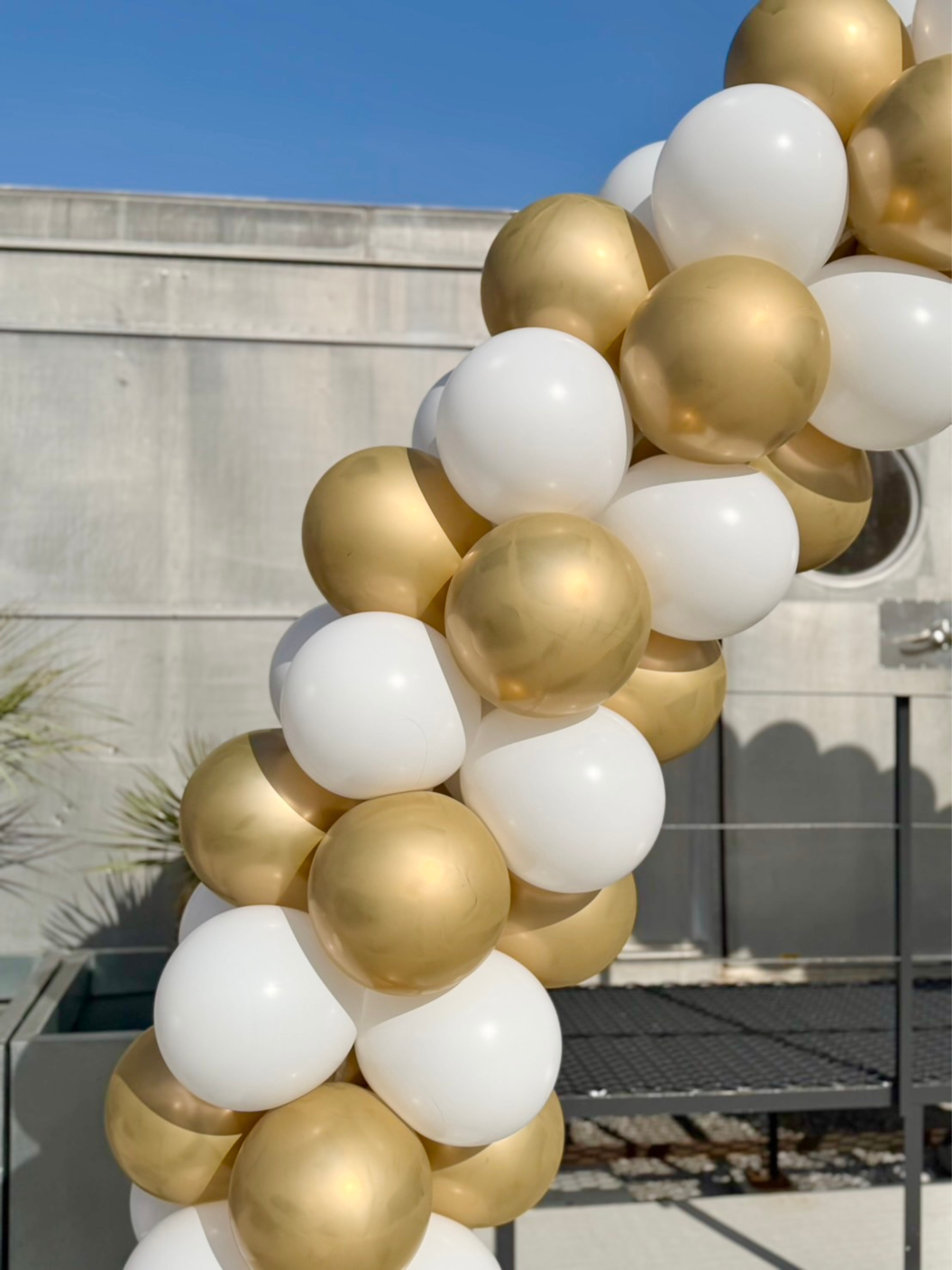 バルーンアーチ(ゴールド/ホワイト)