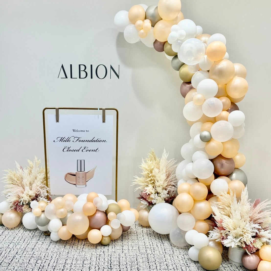 ALBION様のクローズドイベントを彩るバルーン装飾｜上品なニュアンスカラーで華やかな空間に🏵️