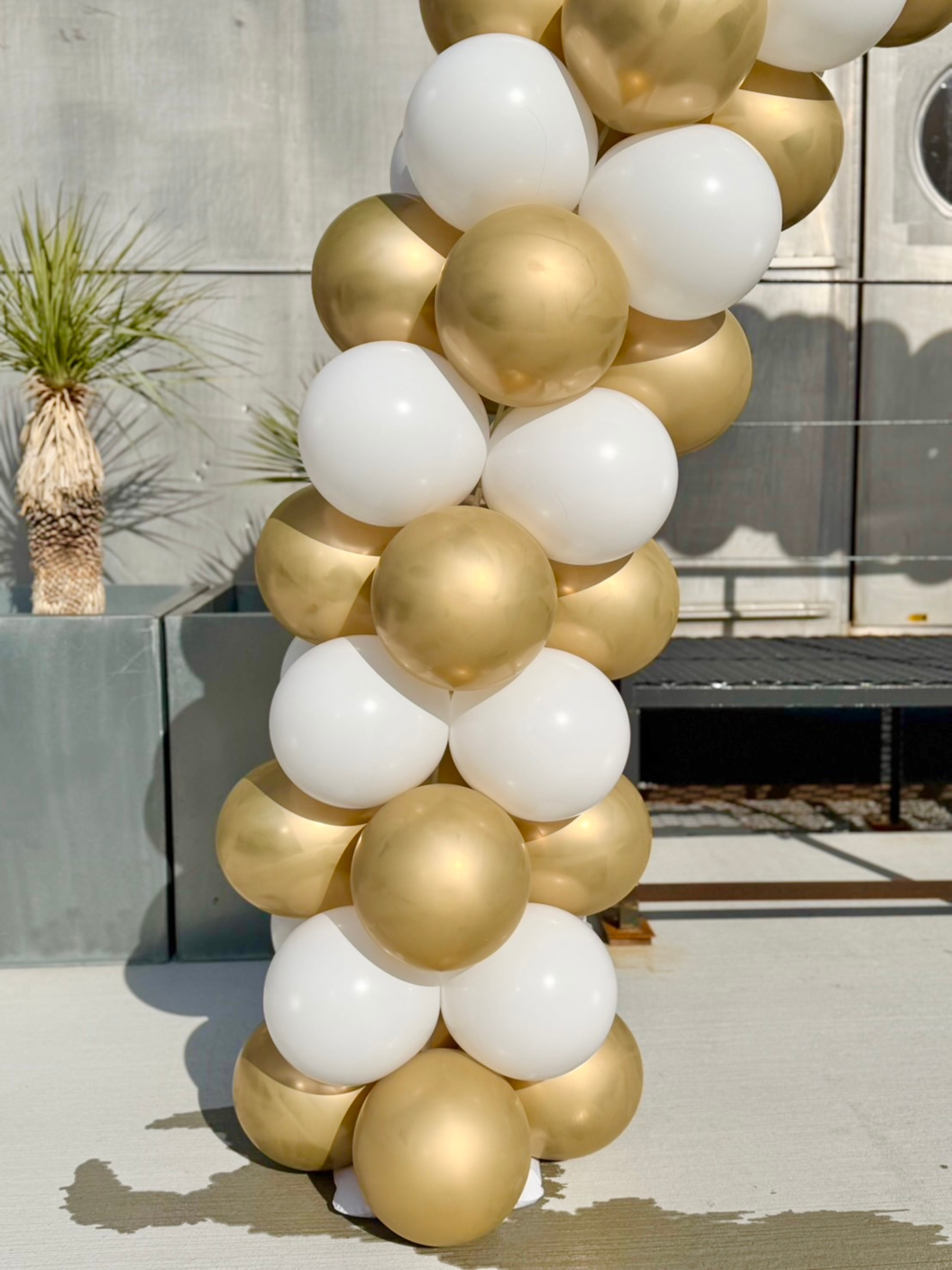 バルーンアーチ(ゴールド/ホワイト)