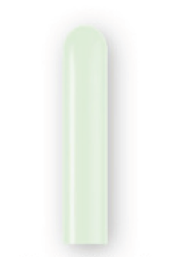 ペールグリーン